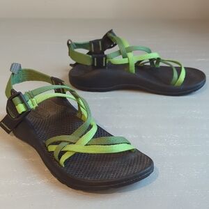 Chaco Sandals Hiking Green size 4